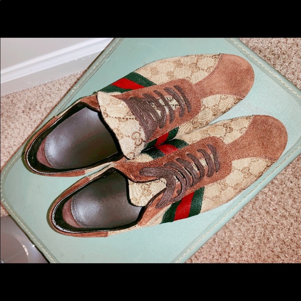 Men’s Classic Gucci Print Sneakers - Picture 5 of 8
